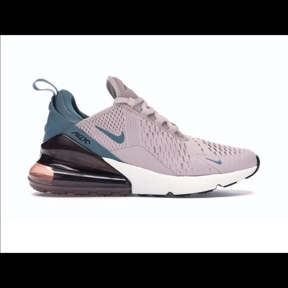 Nike 270